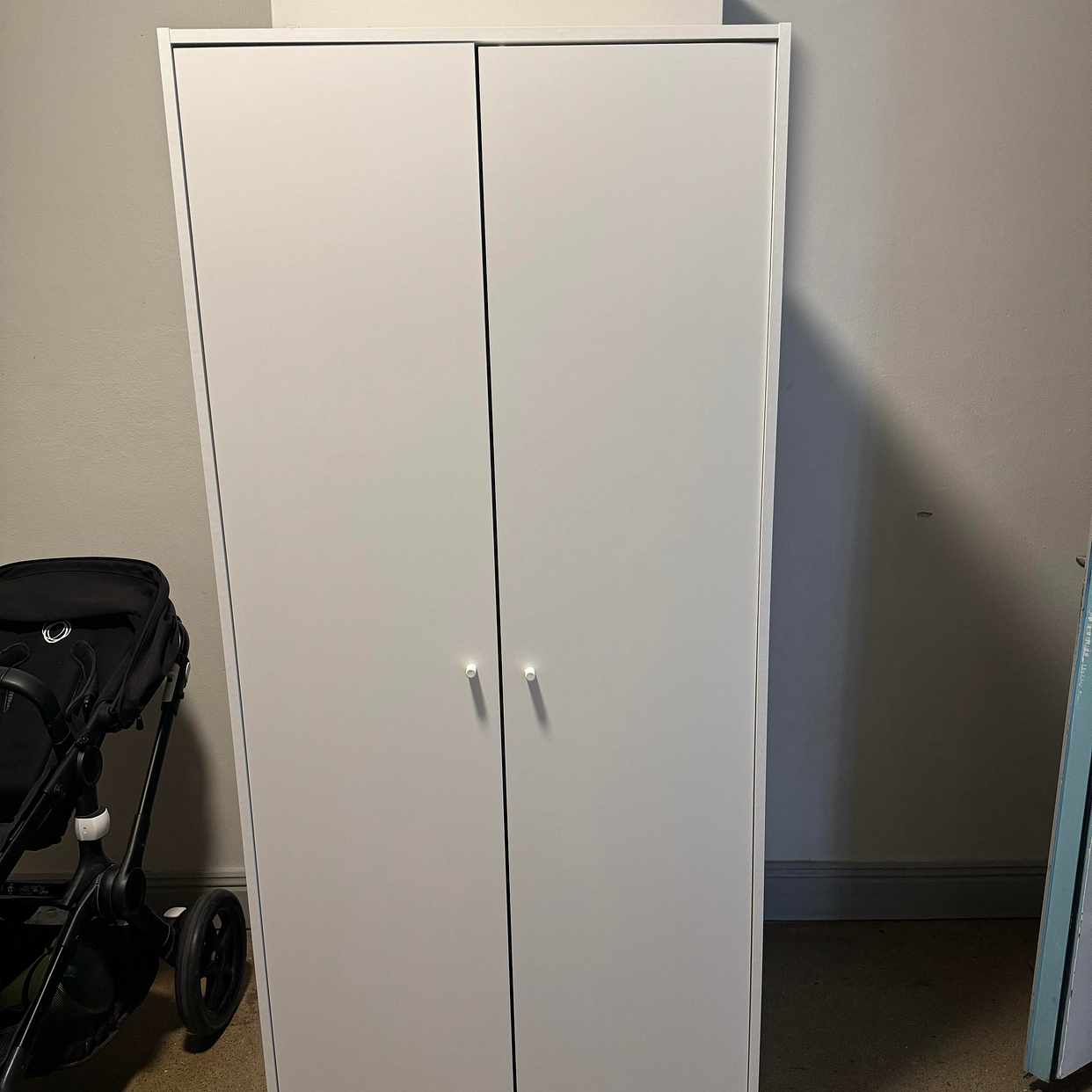 image of Garderob Ikea bortskänkes - Hägersten