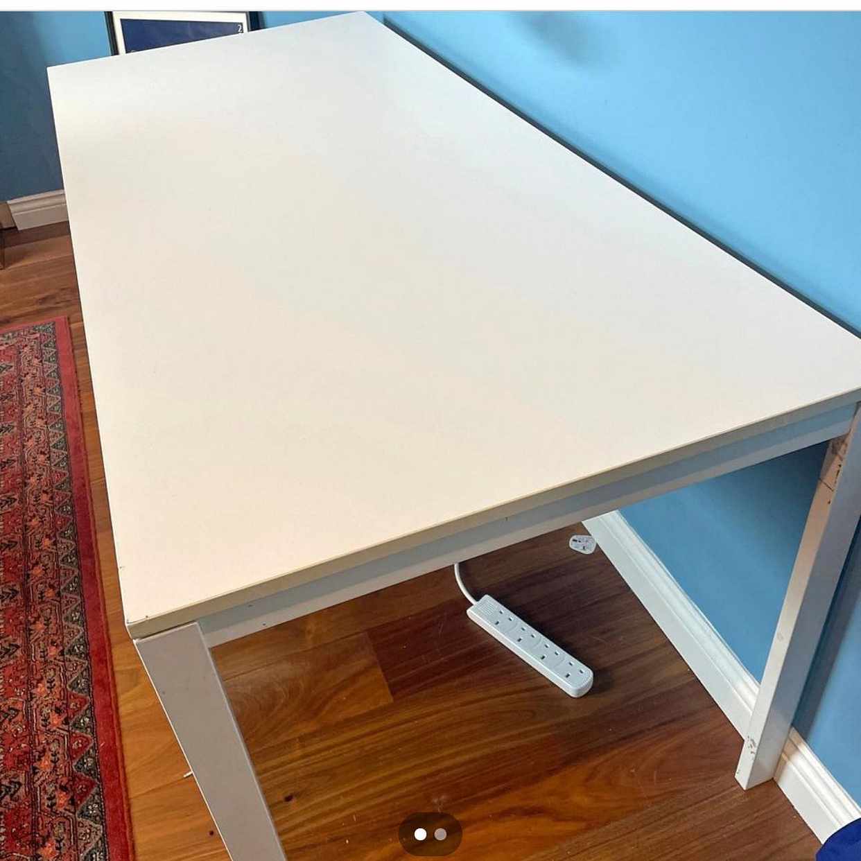 image of Pick up table / drop off - 