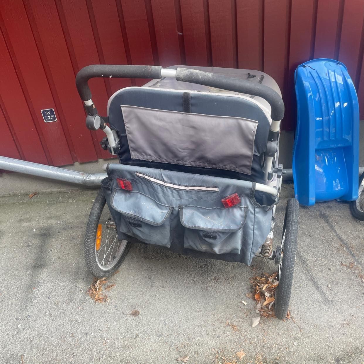 image of Slänga soffa och vagn - Järfälla
