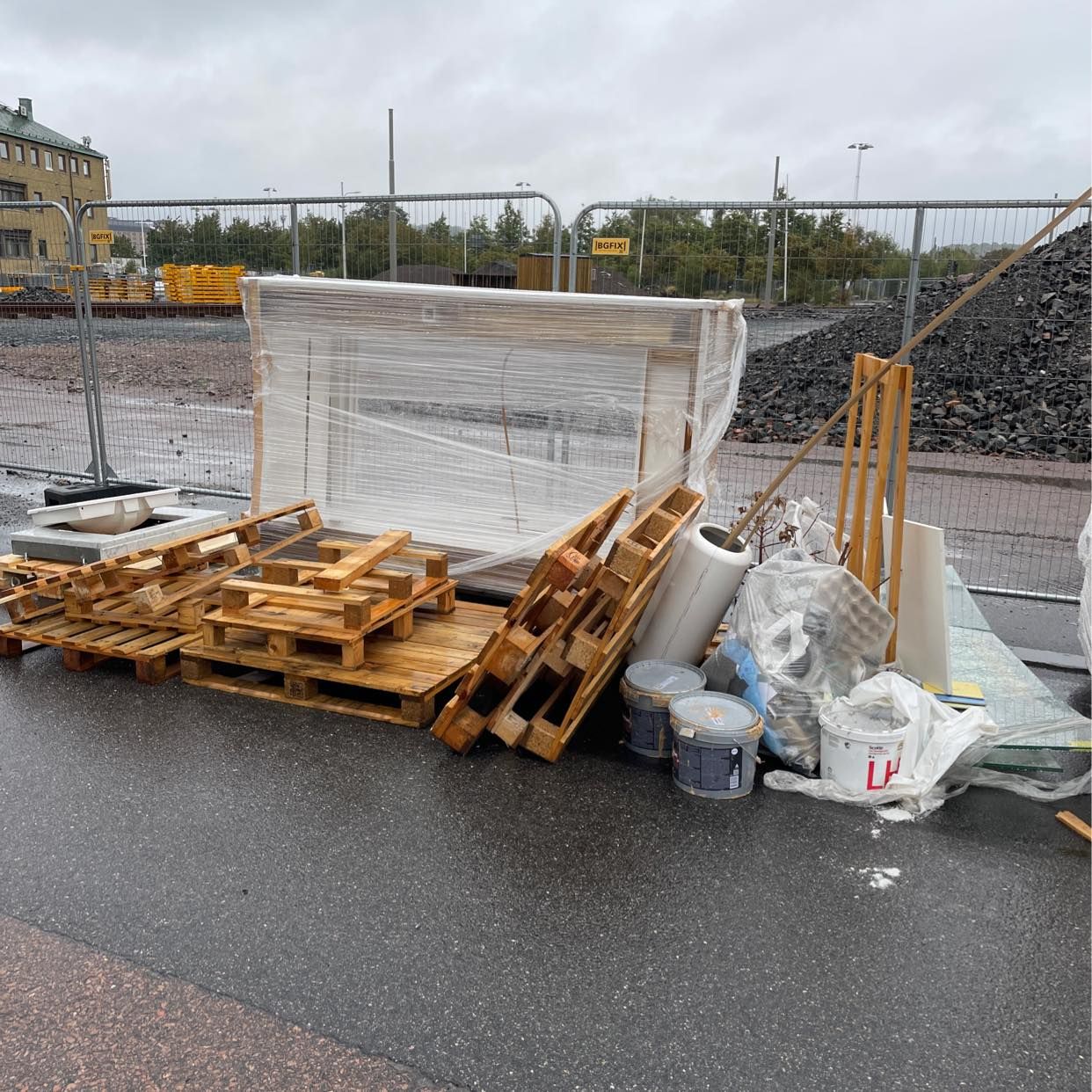image of Dörrkarmar, och byggavfal - Hisingen