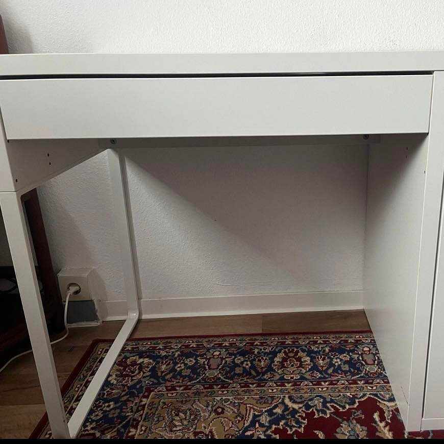 image of Moving a small desk - 