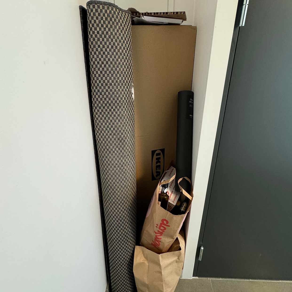 image of Rug, cardboard, glass etc - Stockholm