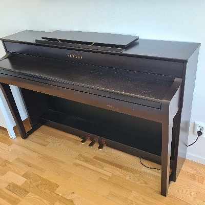 image of Bord o lätt piano - 