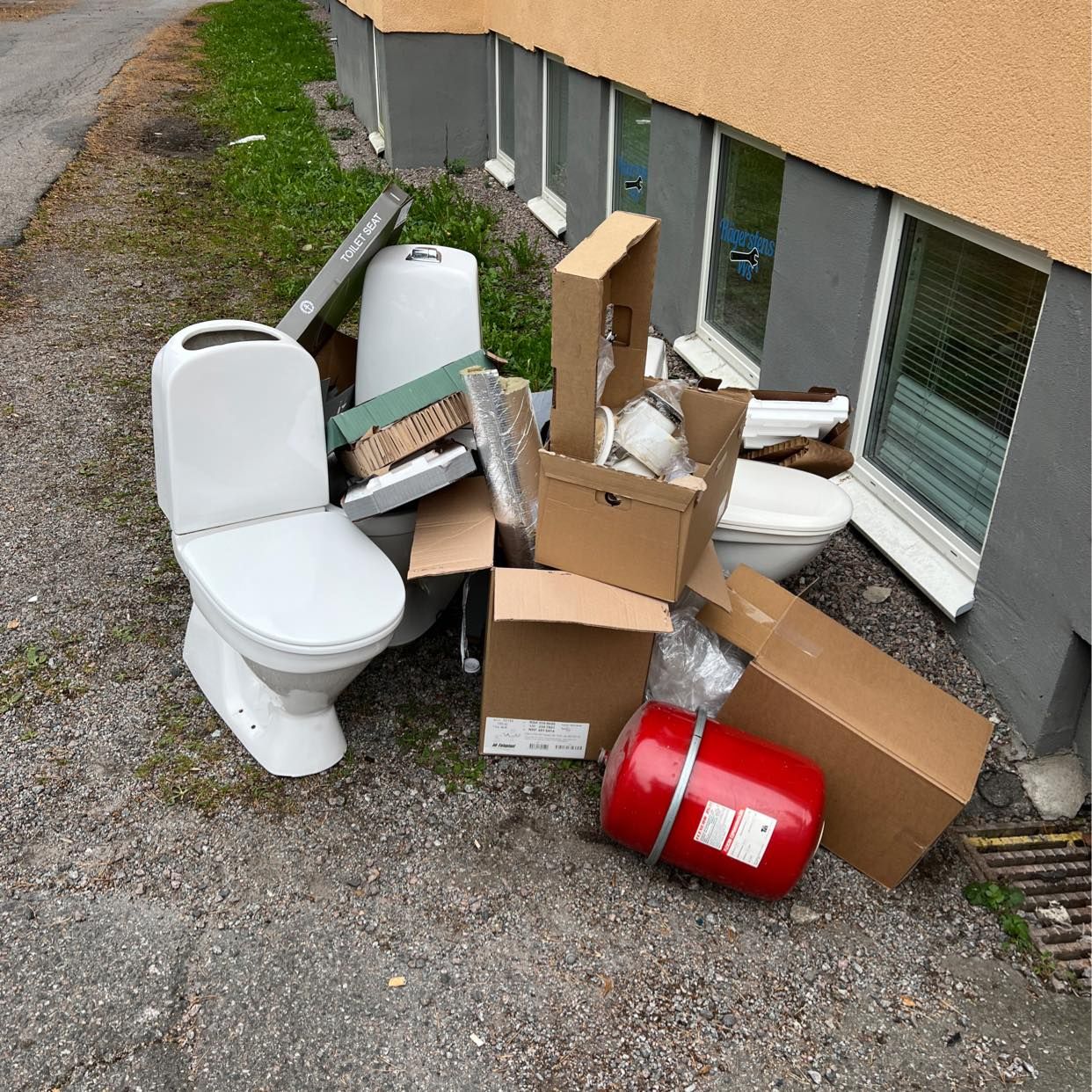 image of Wc stolar plus emballage - Hägersten