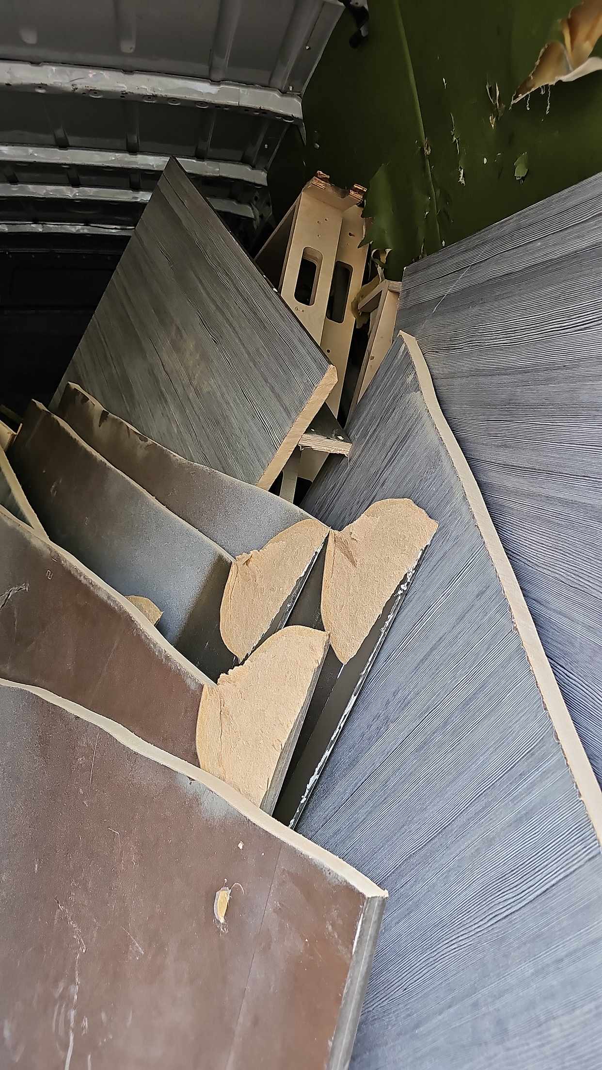 image of 6 broken tables cut parts - Saltsjö-Boo