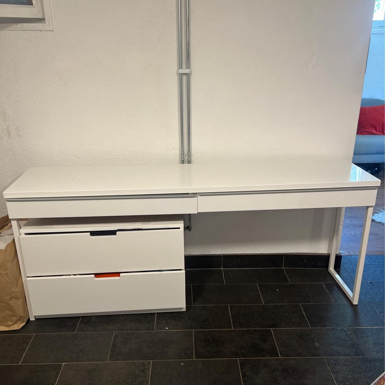 image of Skrivbord från Ikea två . - Hägersten