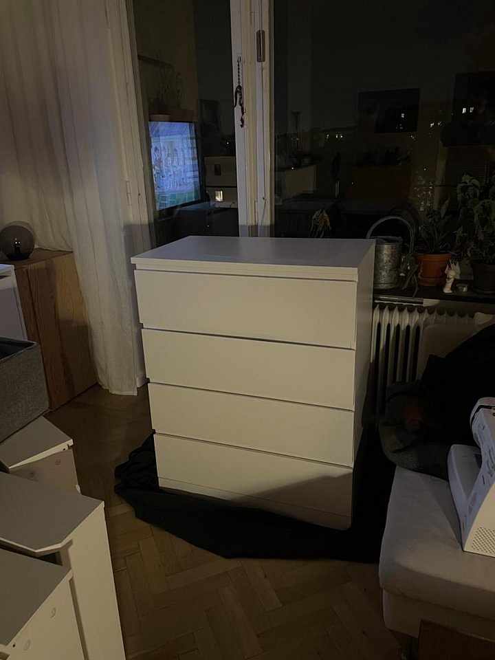 image of Malm-Byrå med 4 lådor säl - 