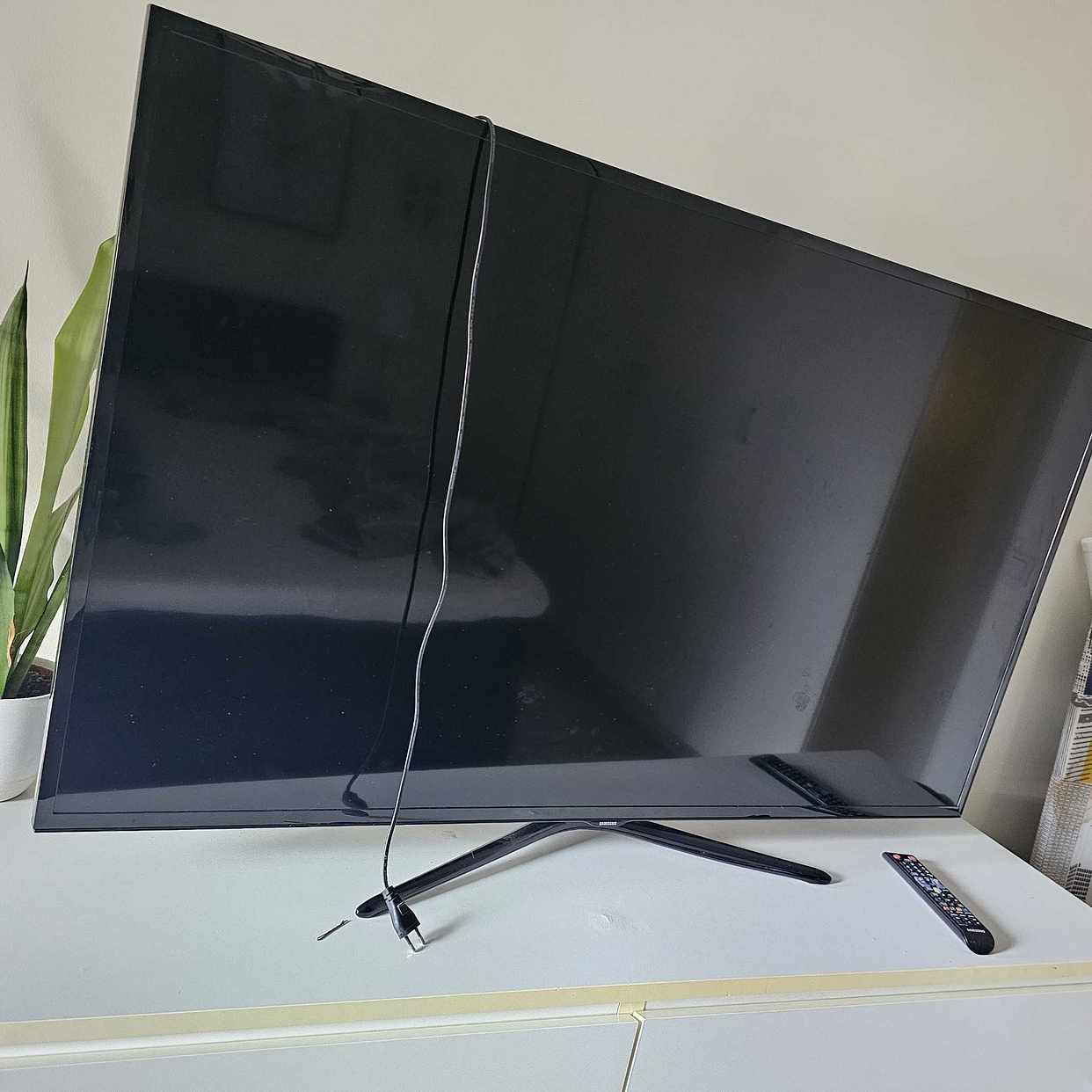 image of Tv bortskänkes - Halmstad