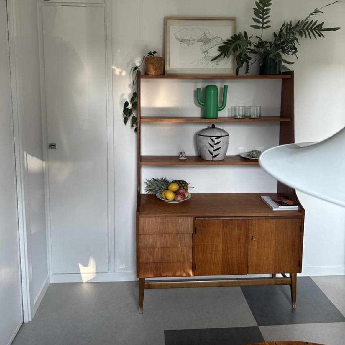image of Moving shelves - 
