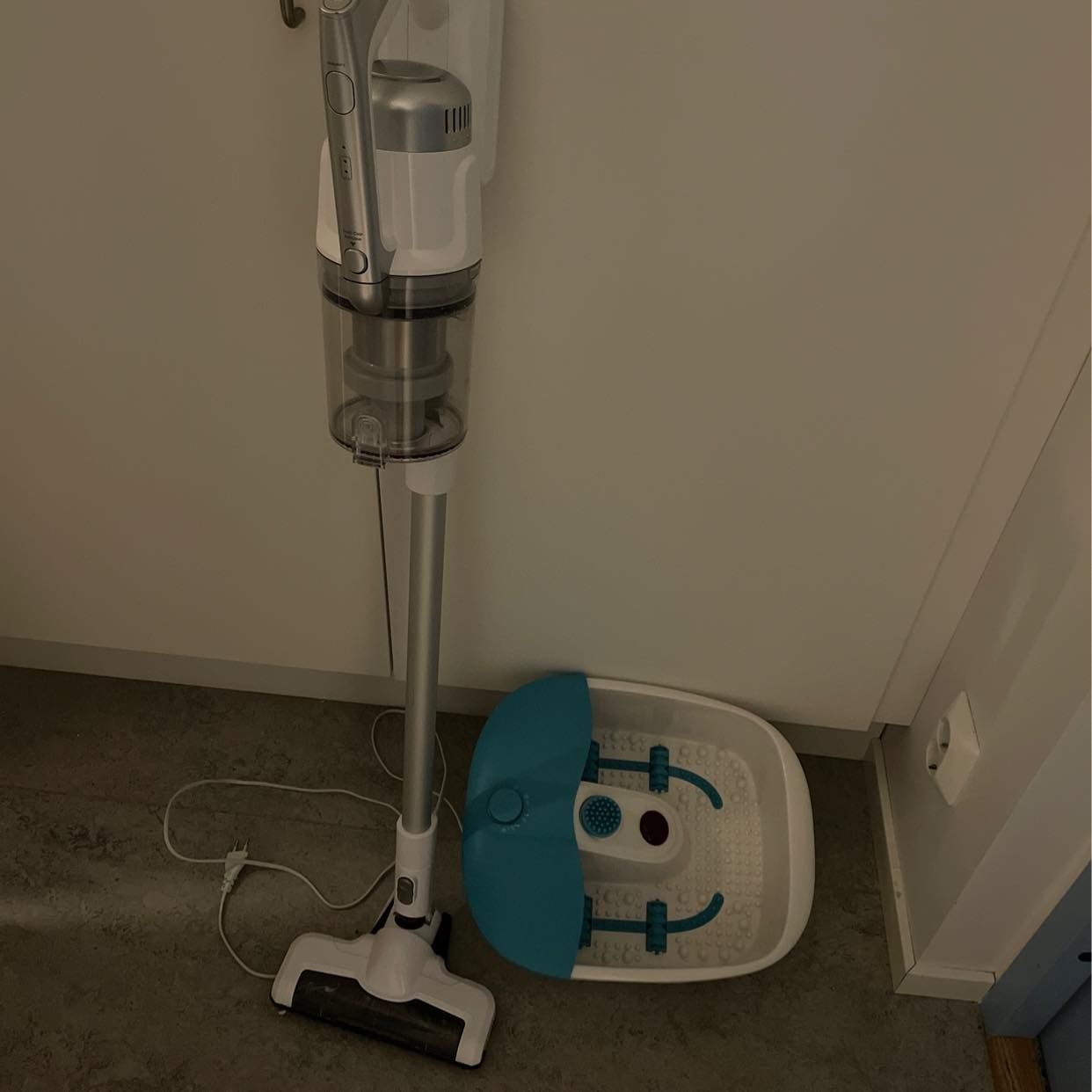 image of Dammsugare och fotbad - Enskede