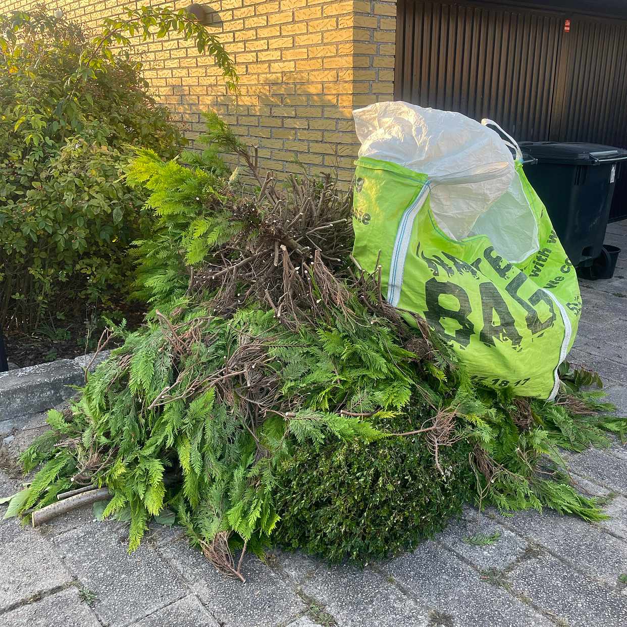 image of Lämna på sopstationen - Limhamn