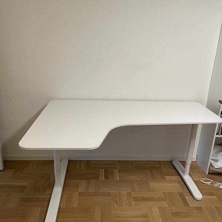 image of Skrivbord 1,1*1,6 m - 