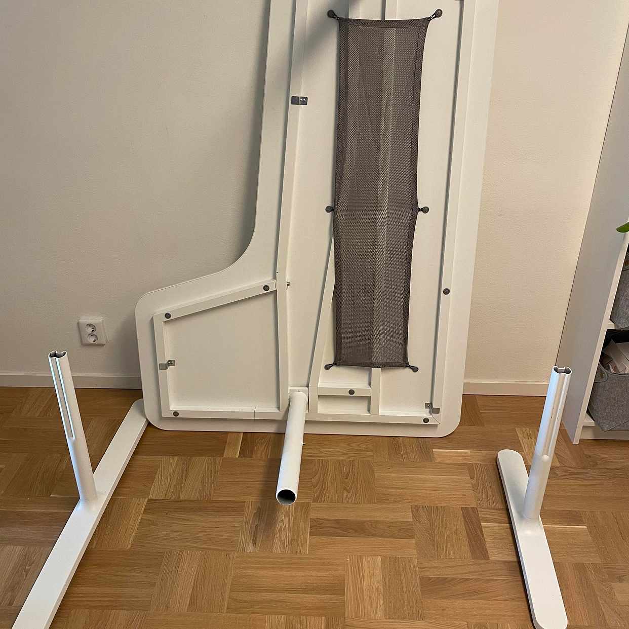 image of Skrivbord 1,1*1,6 m - 
