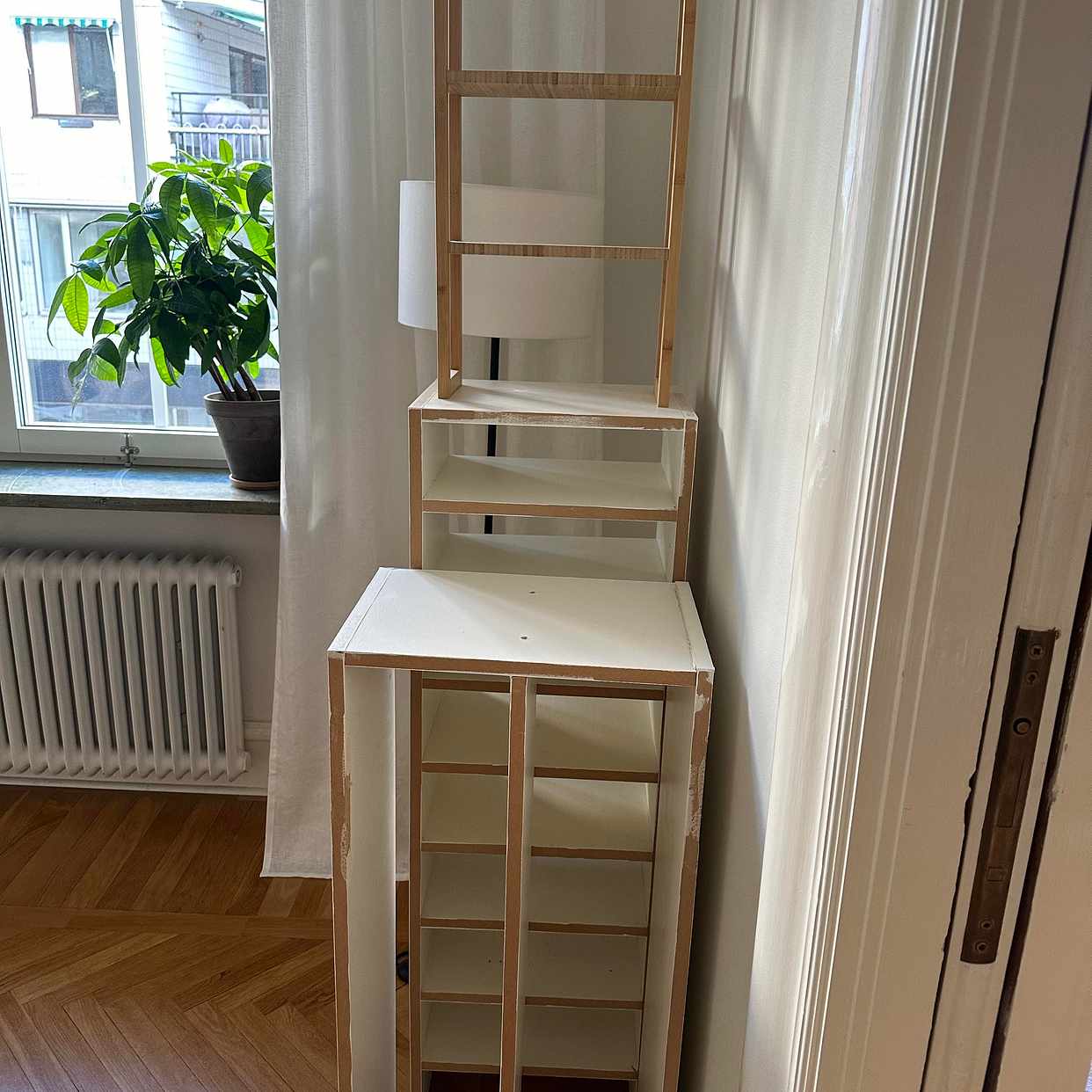 image of Hyllor/fack från garderob - Malmö