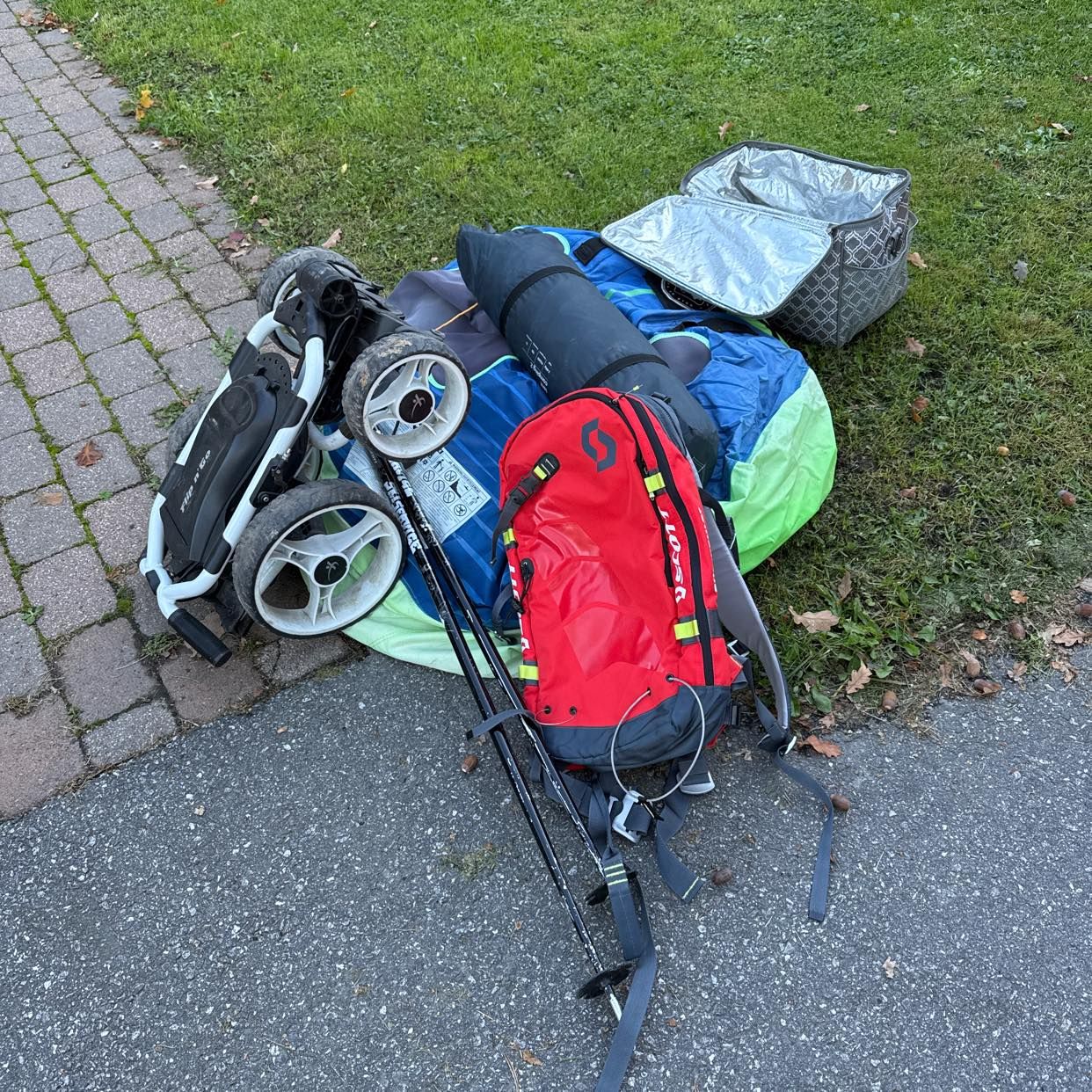 image of Golfvagn, skidväska mm - Täby
