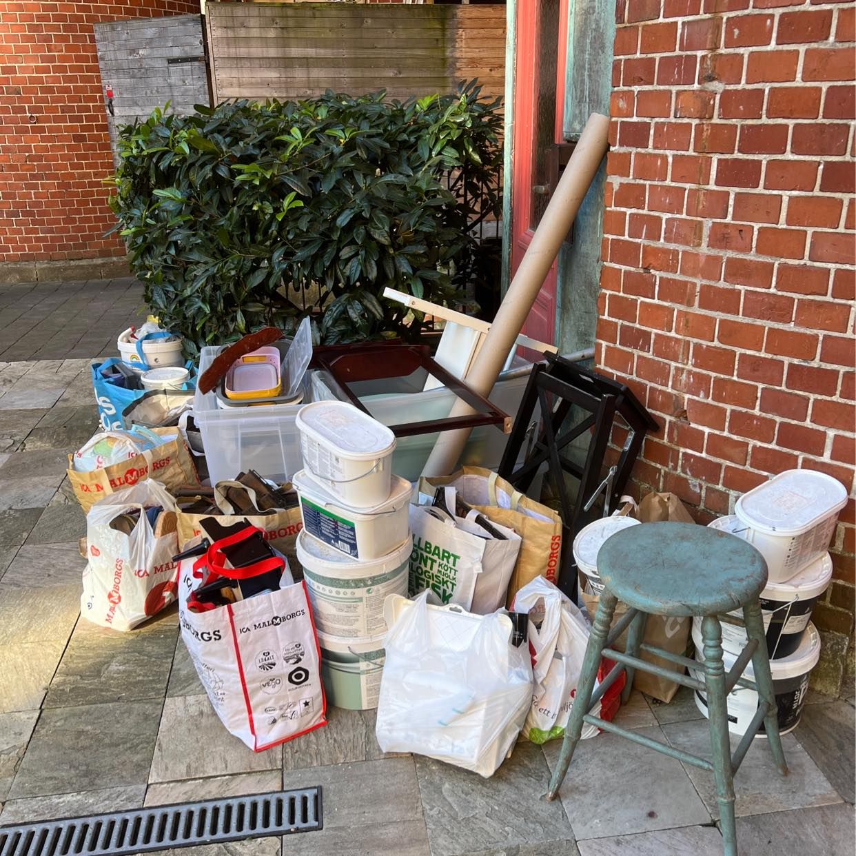 image of Paint, furniture, boxes - Malmö