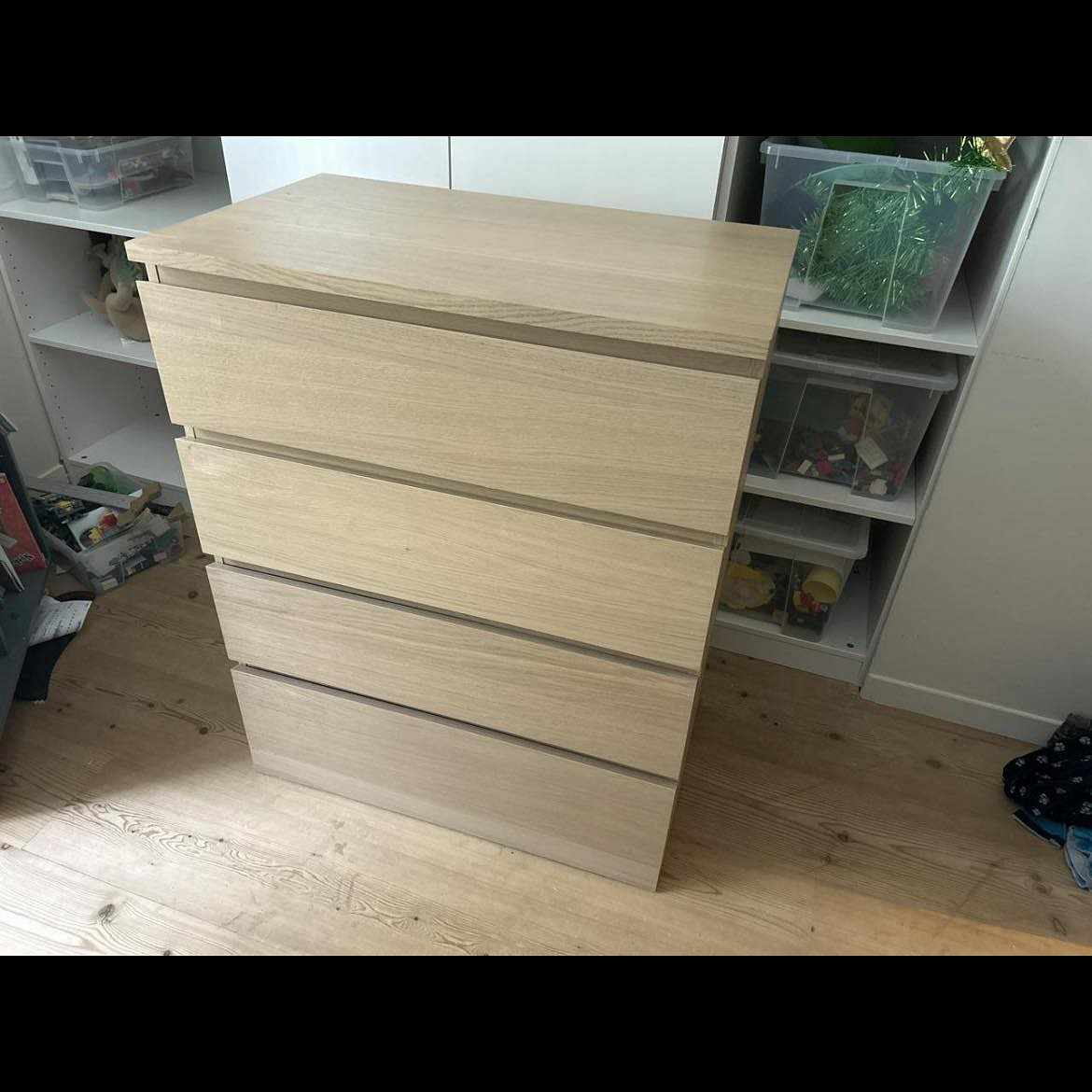 image of Malm byrå 4 lådor - 