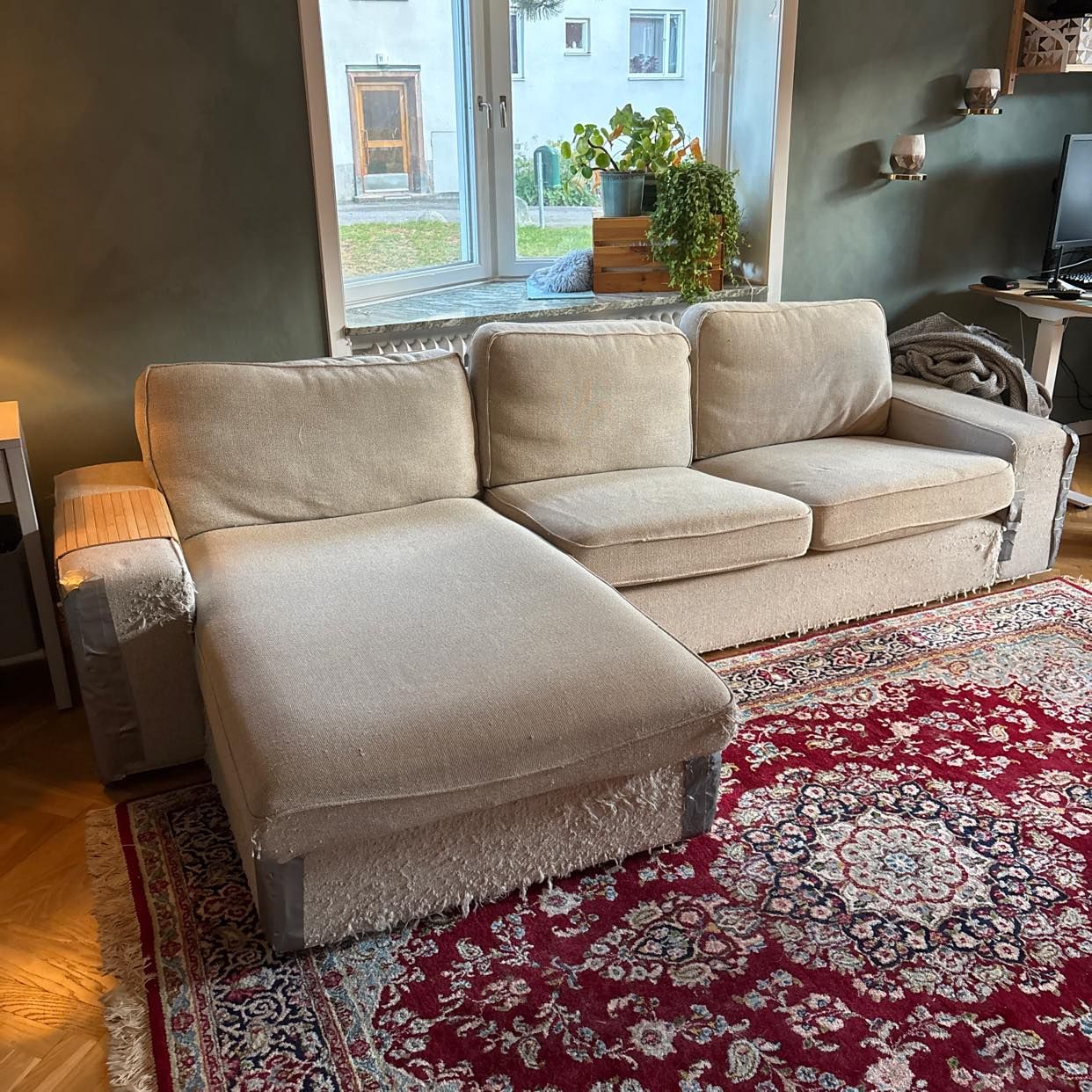image of Soffa Kivik bortskänkes - Älvsjö