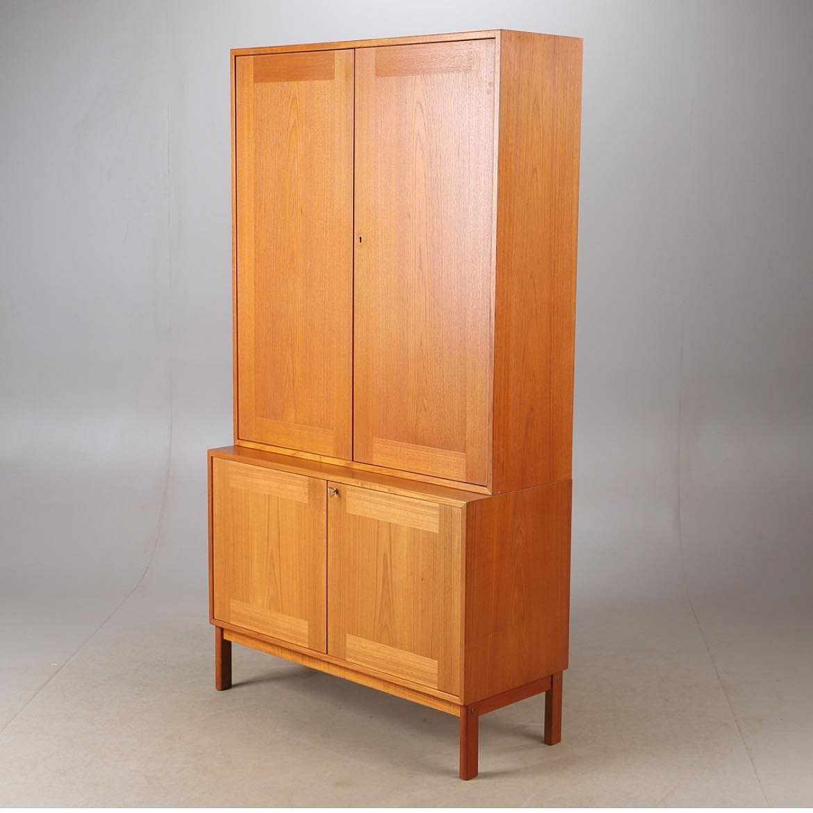 image of Carry couch and cabinet - 