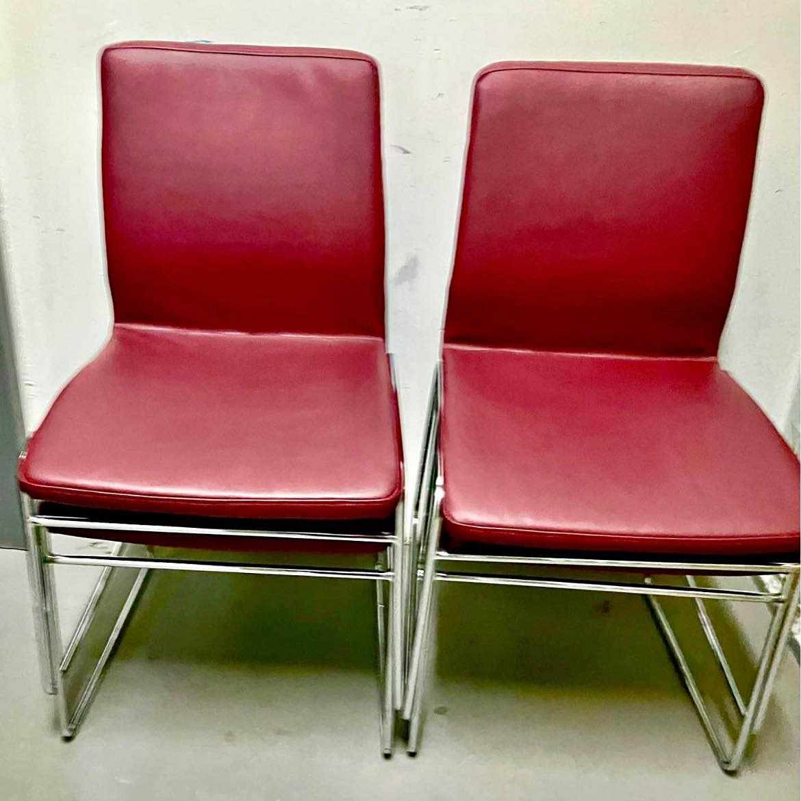 image of Hämta & leverera 4 stolar - 