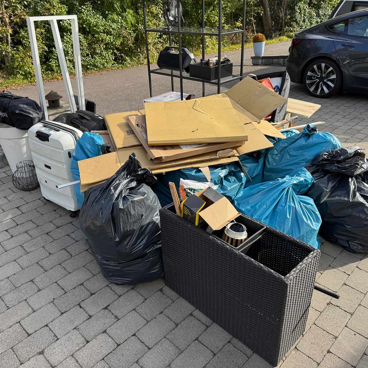image of Div saker samt skräp - Billdal