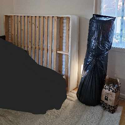 image of Leverera säng m tillbehör - 