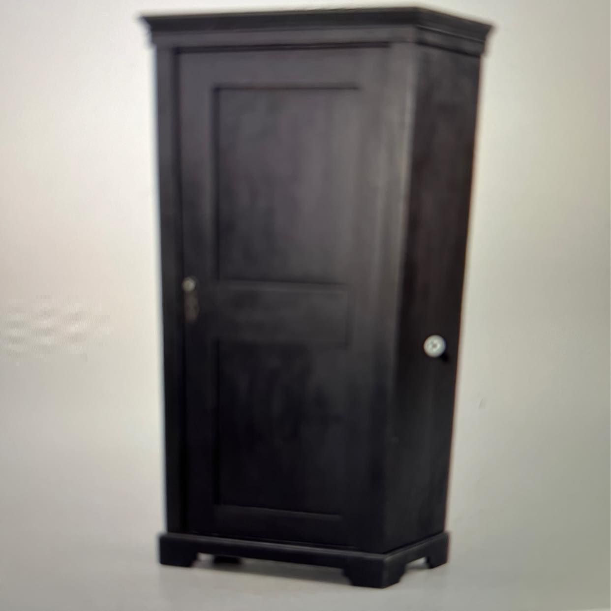 image of Hämta antikt Klädskåp - 