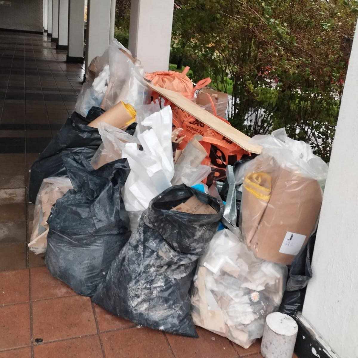 image of Byggavfall kartonger samt - Sundbyberg