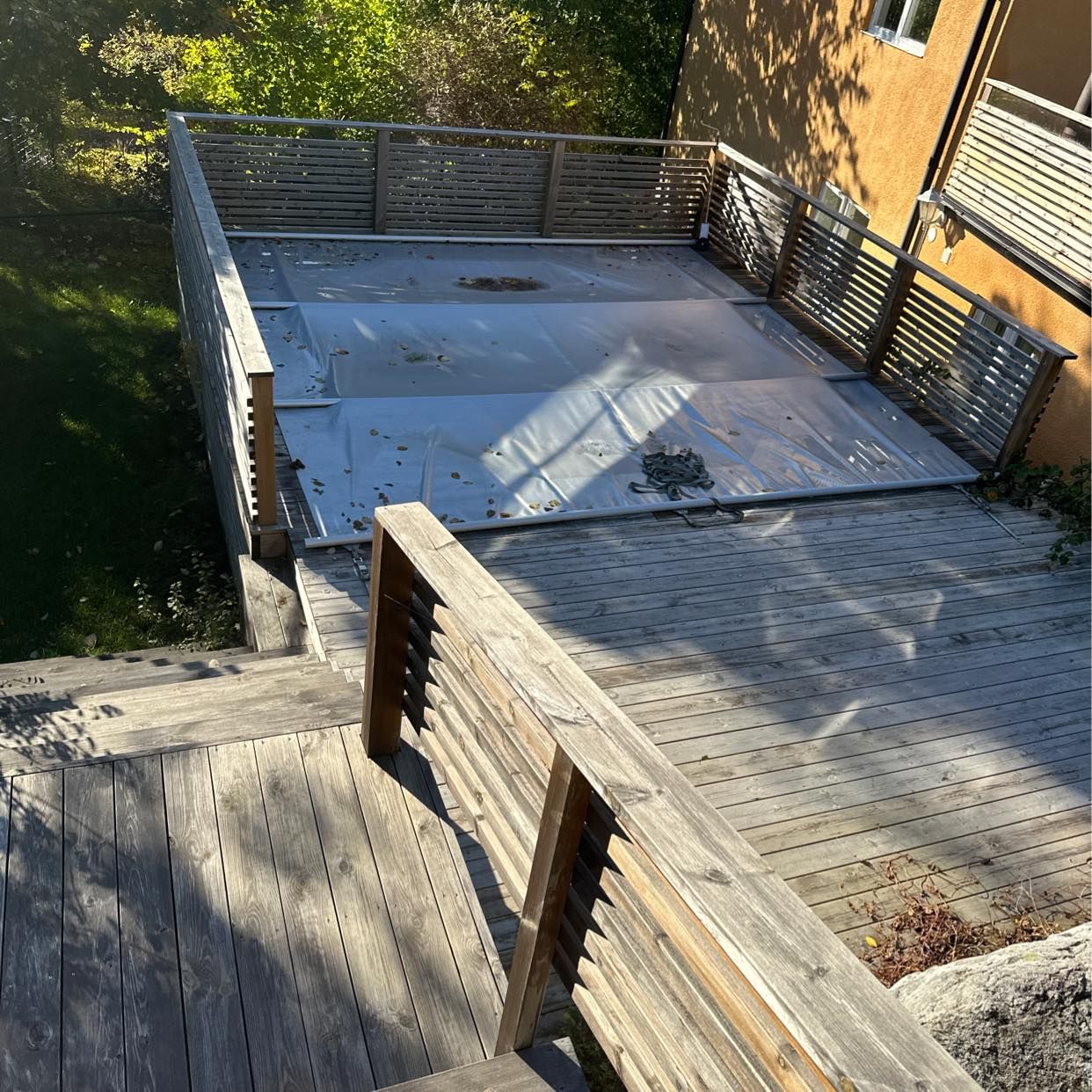 image of Lägga pool plåtar på pool - 