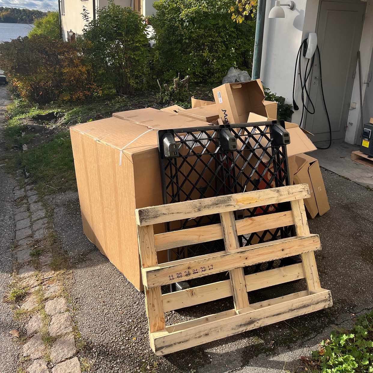 image of Kartonger, lastpall mm åt - Bromma