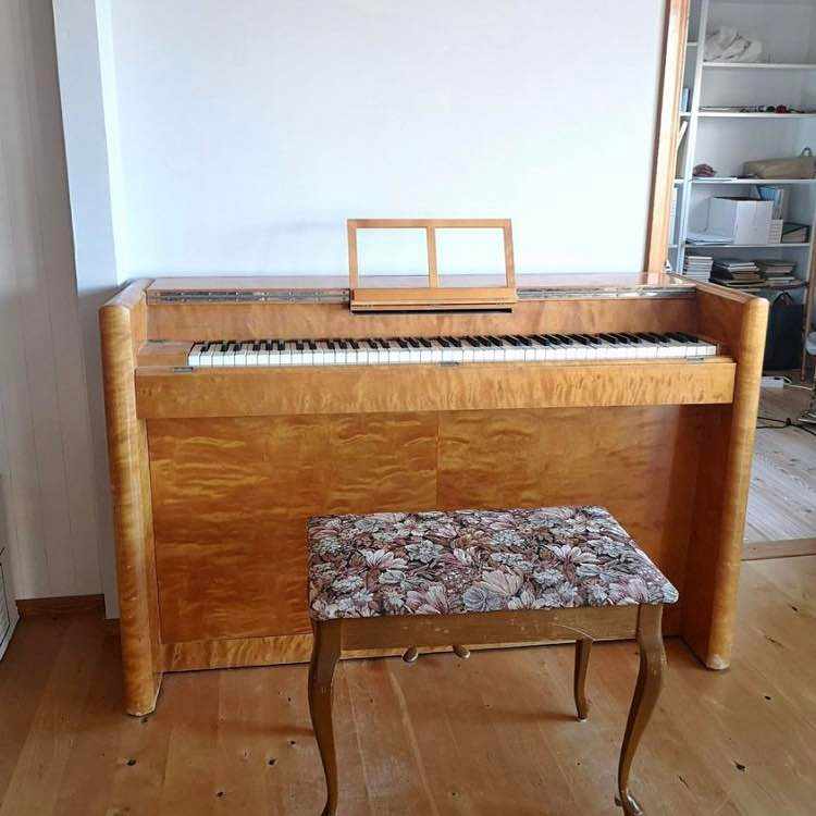 image of Flytta piano - 