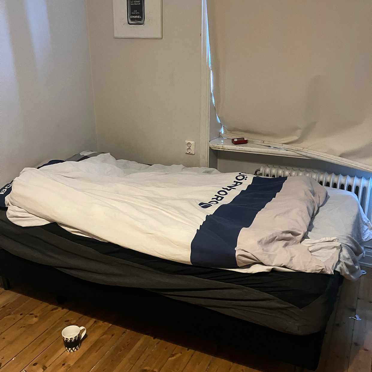 image of Säng köksbord 4 stolar - Stockholm