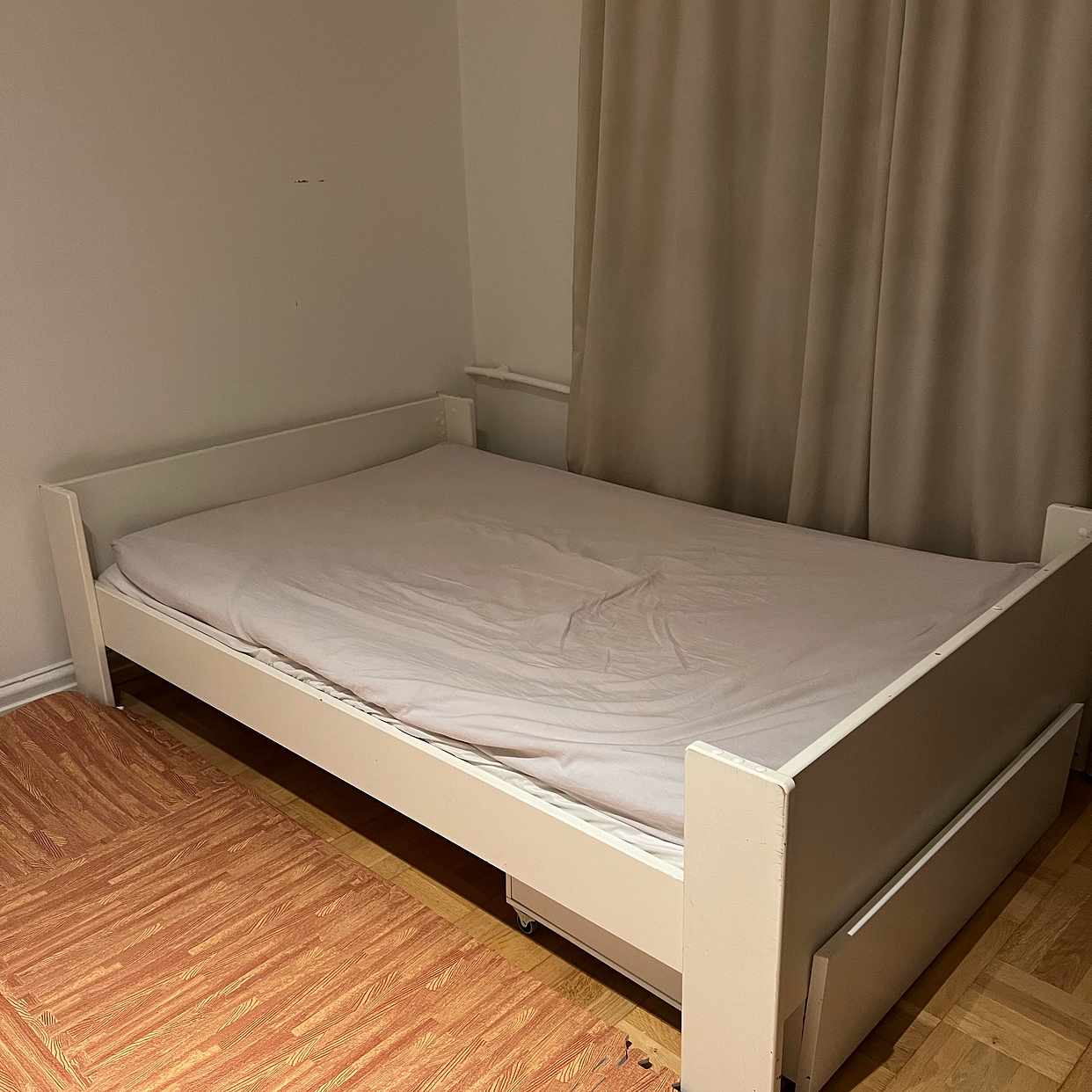 image of 120 cm säng bortskänkes - Göteborg