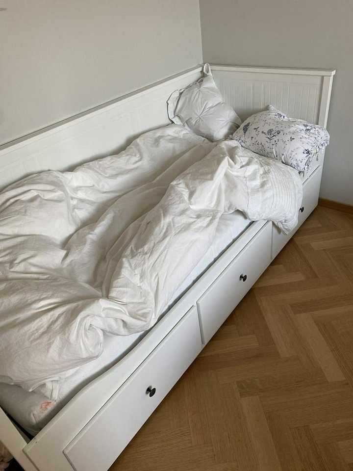 image of Säng IKEA Hemnes dagbädd  - 