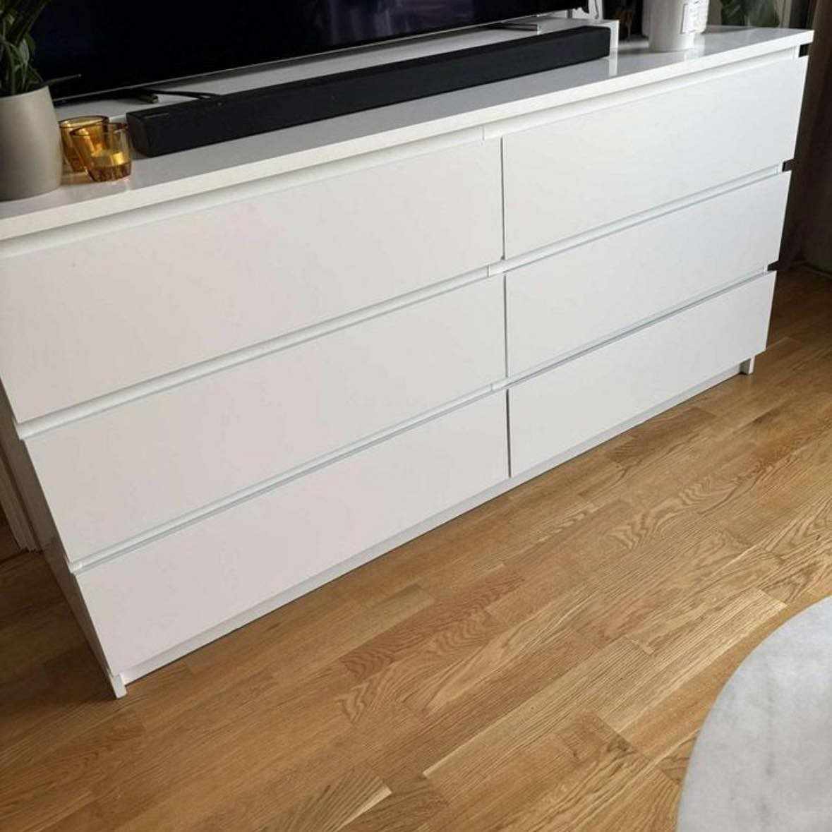 image of Hämta och leverera byrå - 