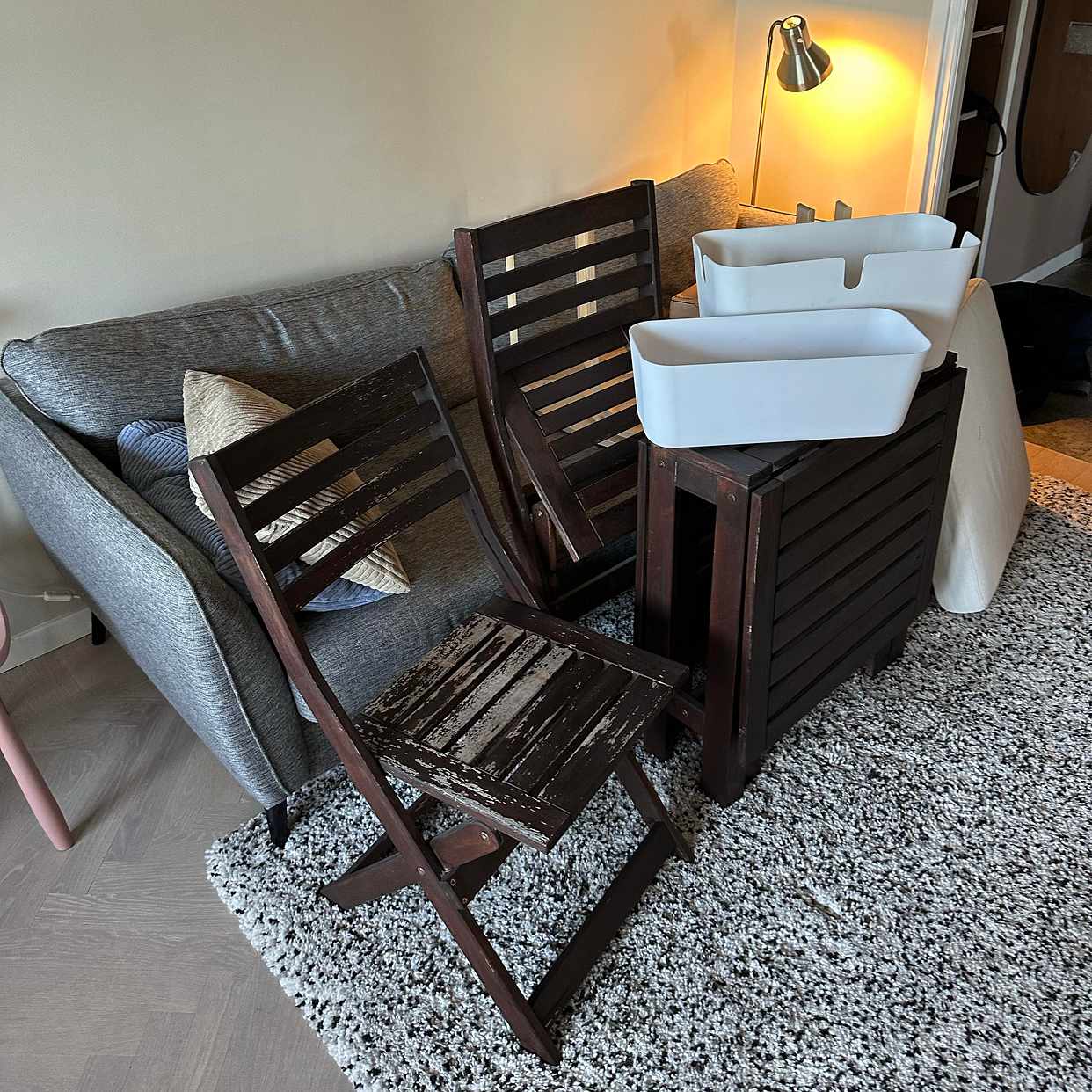 image of Soffa, utemöbler slänges - Stockholms Stad