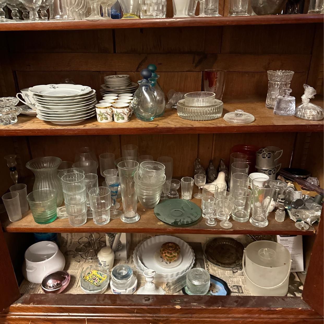 image of Glas och porslin skänkes - Danderyd
