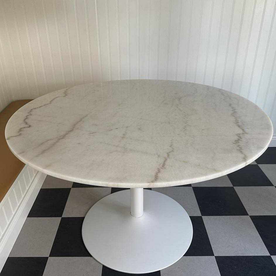 image of Hämta ett marmorbord - 