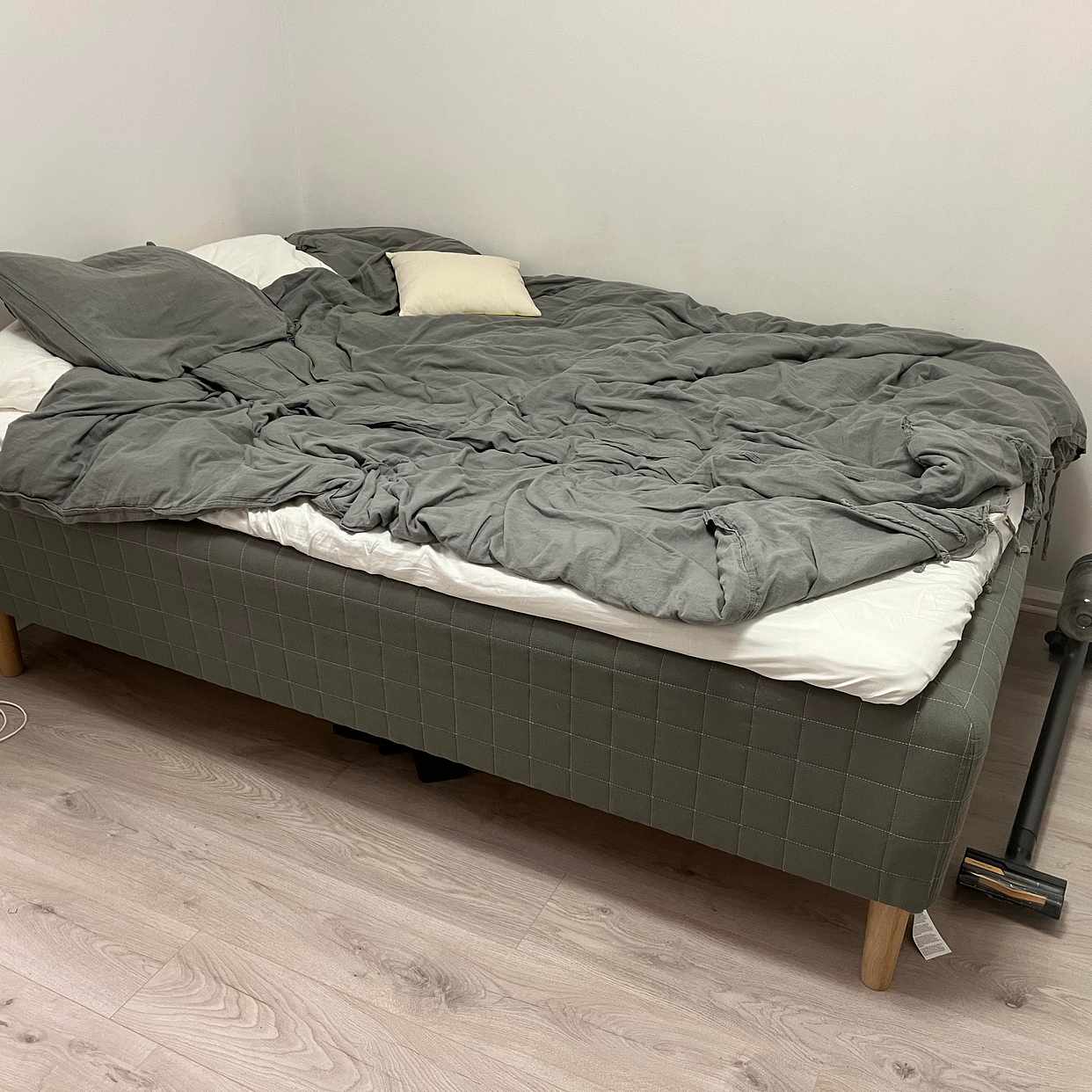 image of Flytta 1.6m säng (har van - 
