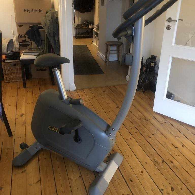 image of Flytt av motionscykel - 
