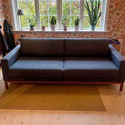 image of Deliver sofa - 