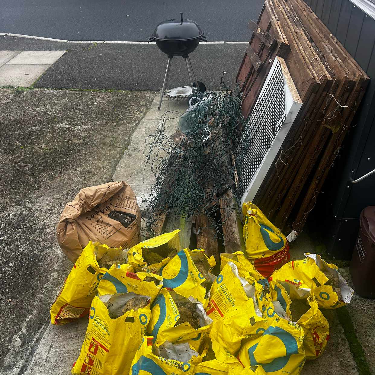 image of rubbish removal - Mitcham