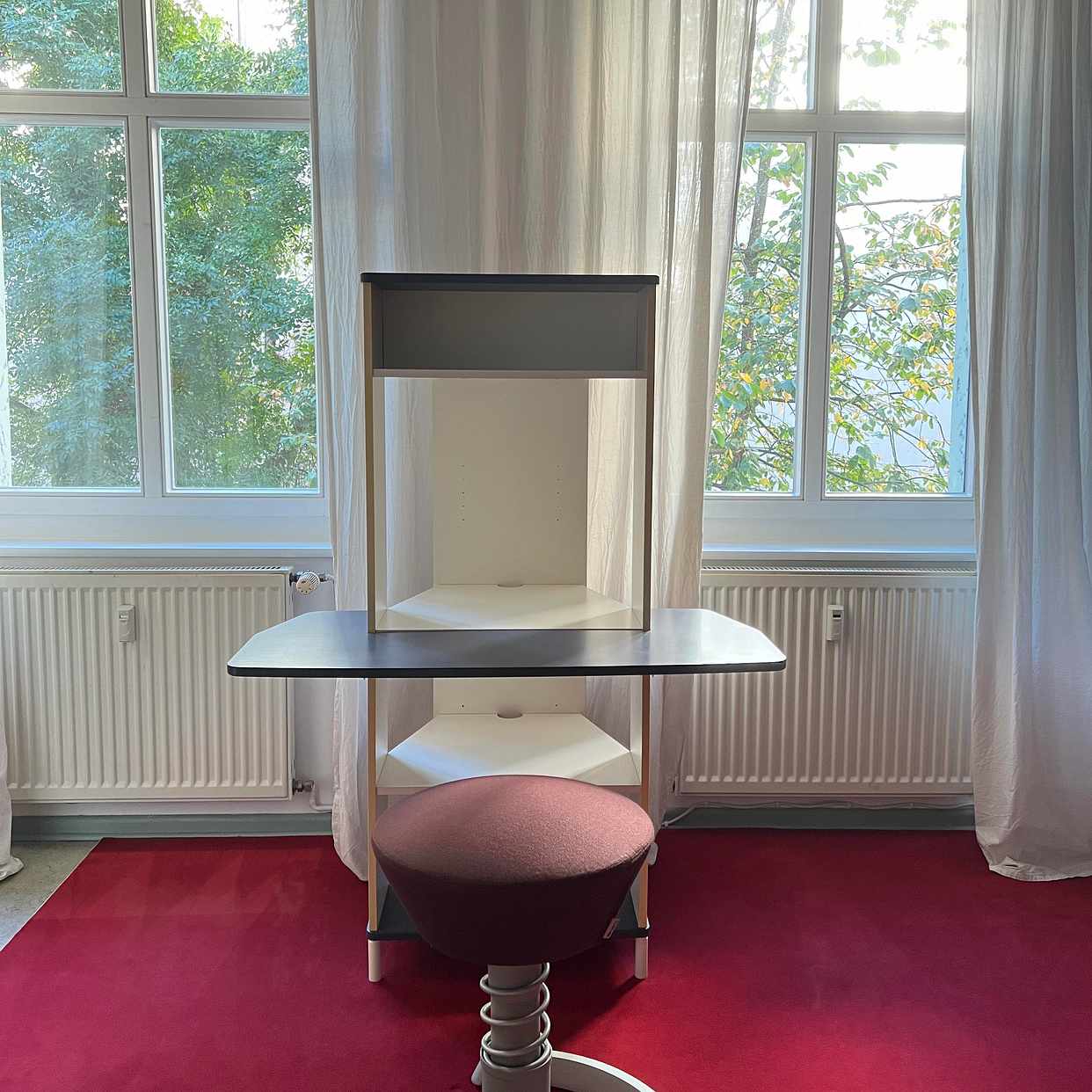 image of Verschenke Schreibtisch - Berlin