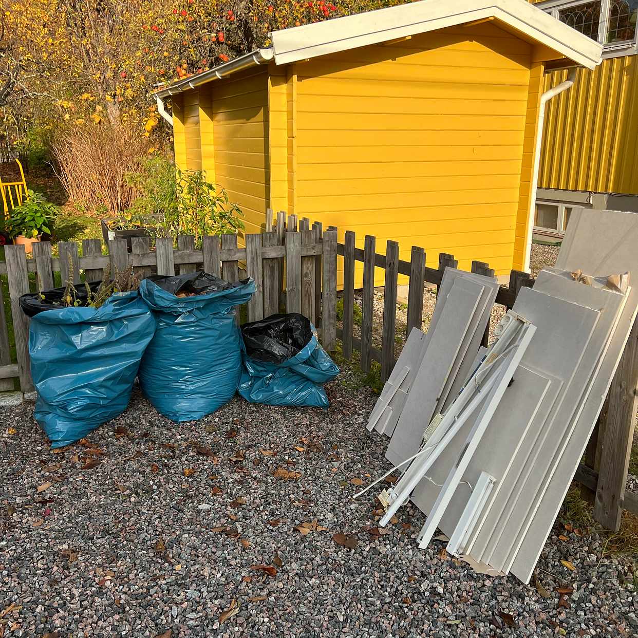 image of Takpanel, elarmatur, löv - Bromma