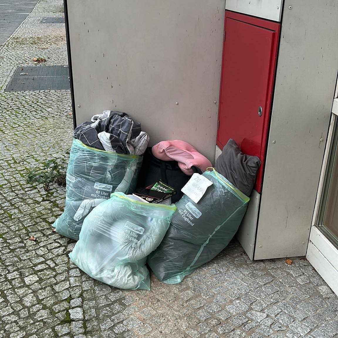 image of Inflatable mattress - Berlin