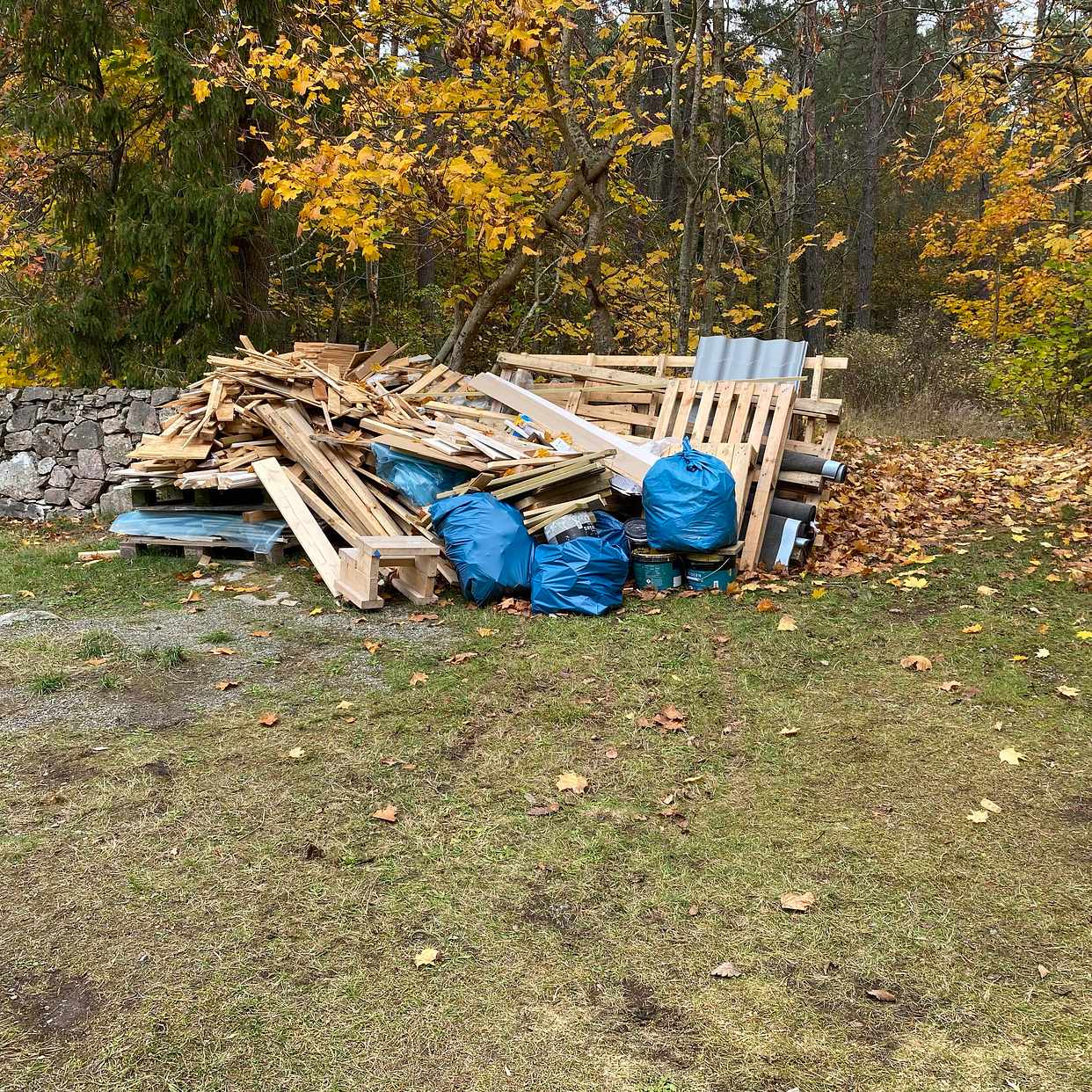 image of Throw this away please - Torhamn