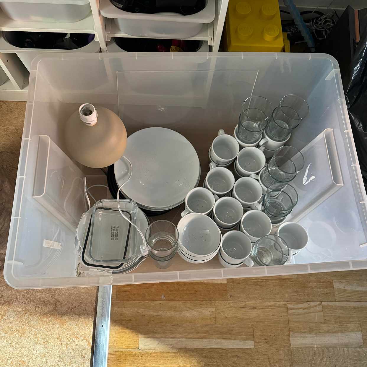image of Glas, tallrikar, koppar m - Upplands Väsby