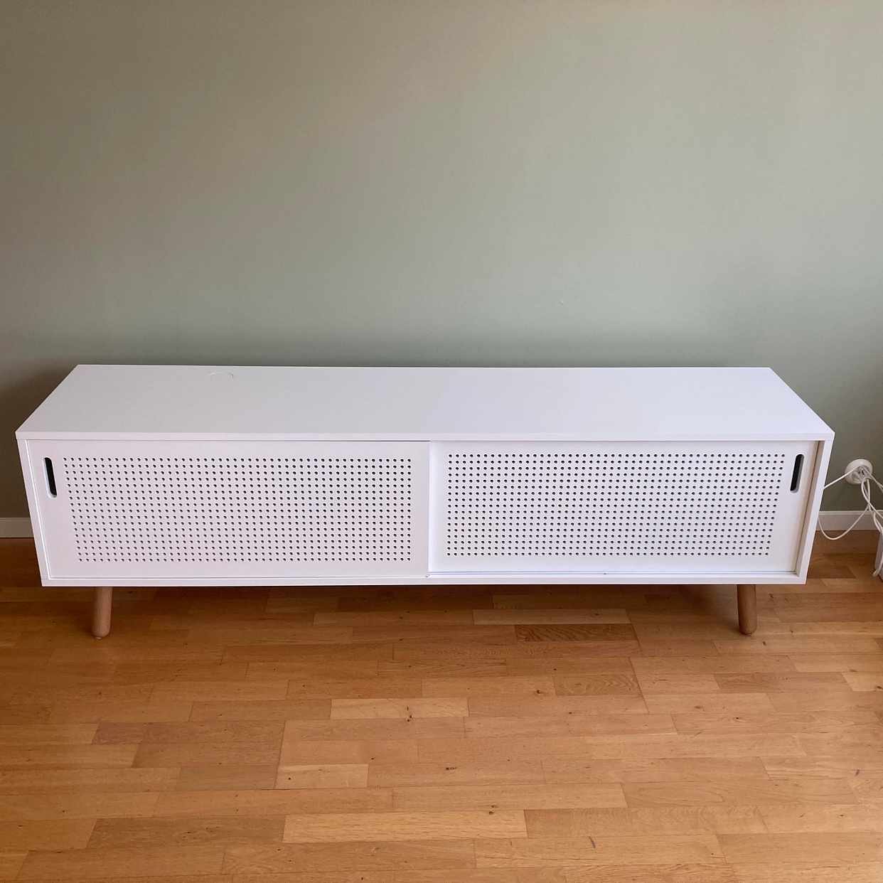 image of Flytta tv-bänk och skåp - 