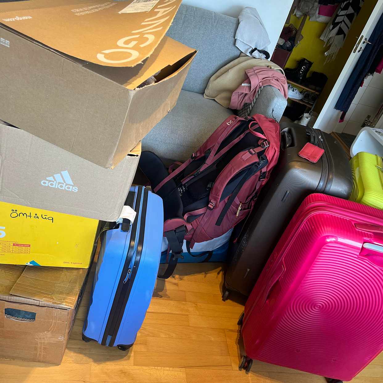 image of Luggages and boxes - 