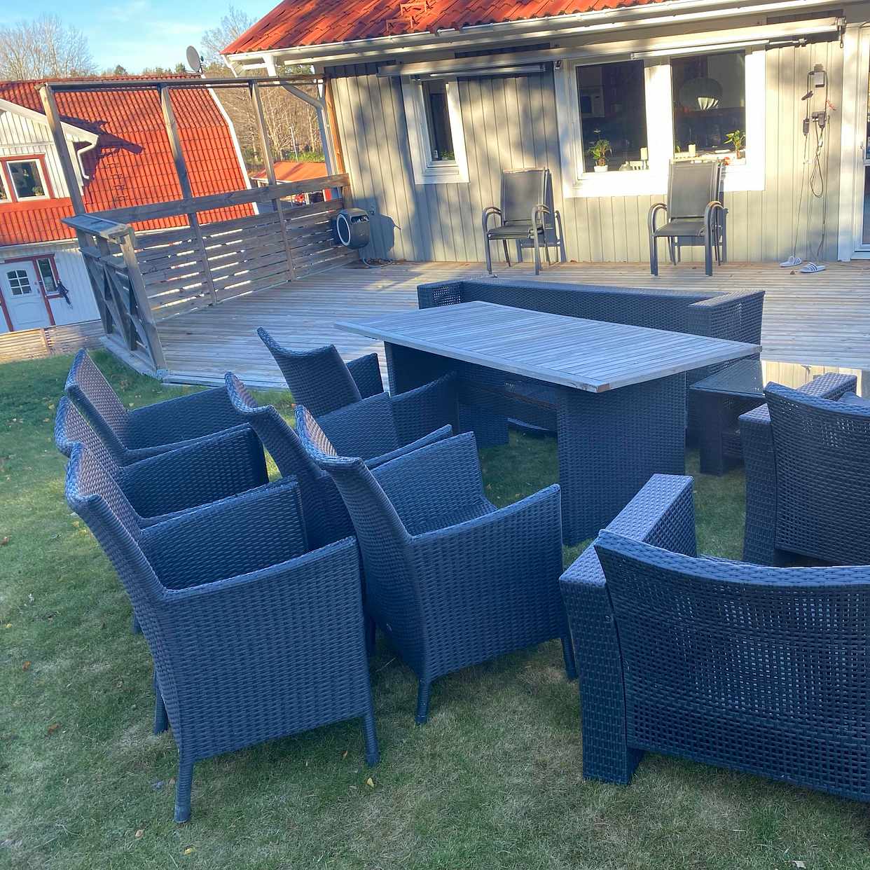 image of Flytta trädgårdsmöbler - 